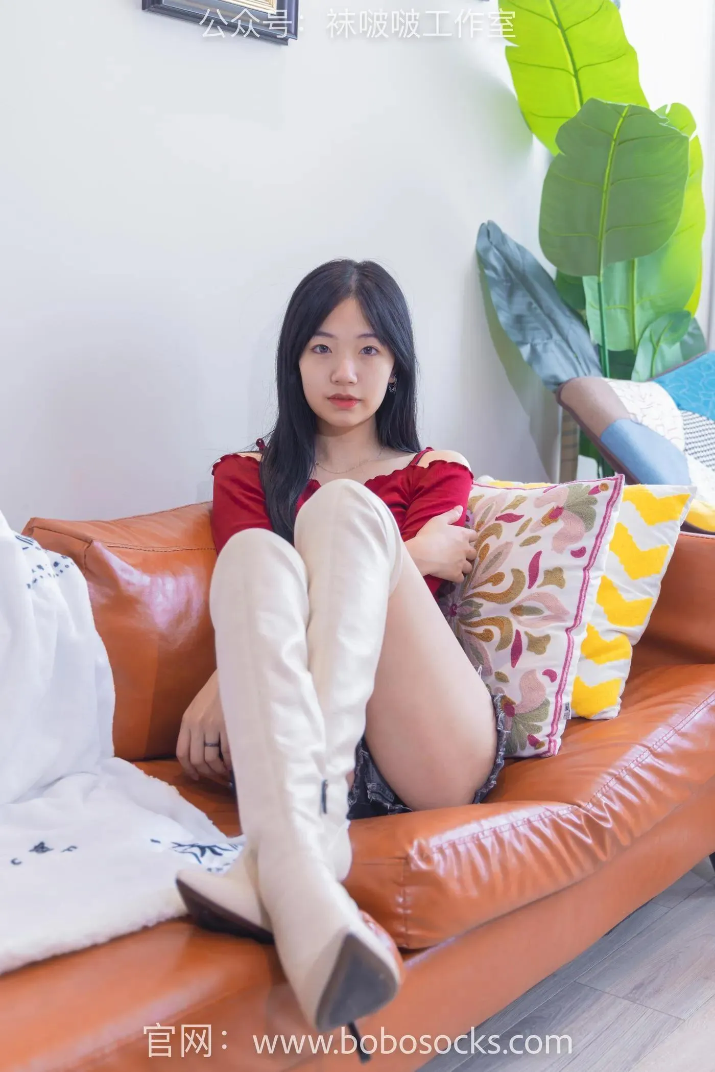[BoBoSocks袜啵啵]NO.120 小甜豆-高跟长靴、白棉袜、裸足 [170P]插图6